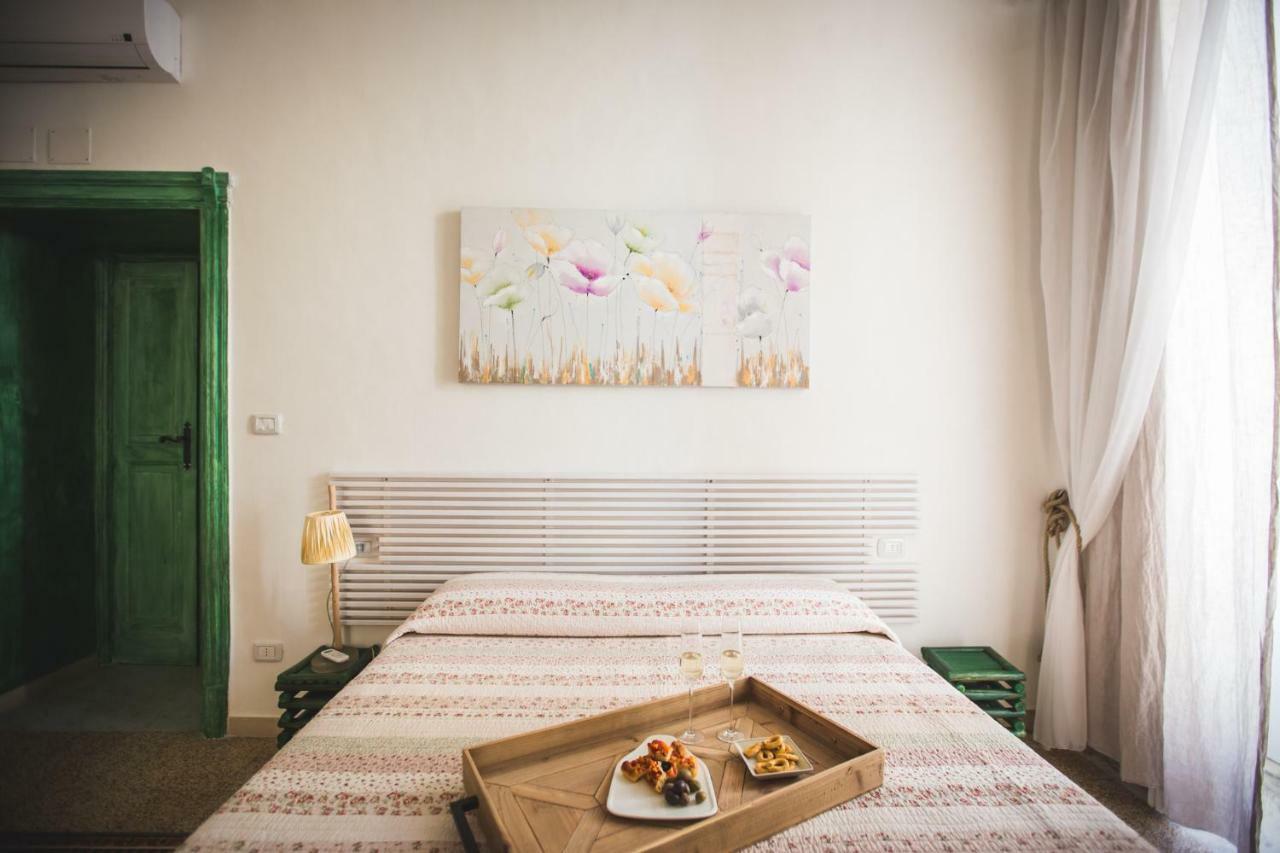 B&B Le Ferule มันเฟรโดเนีย ภายนอก รูปภาพ